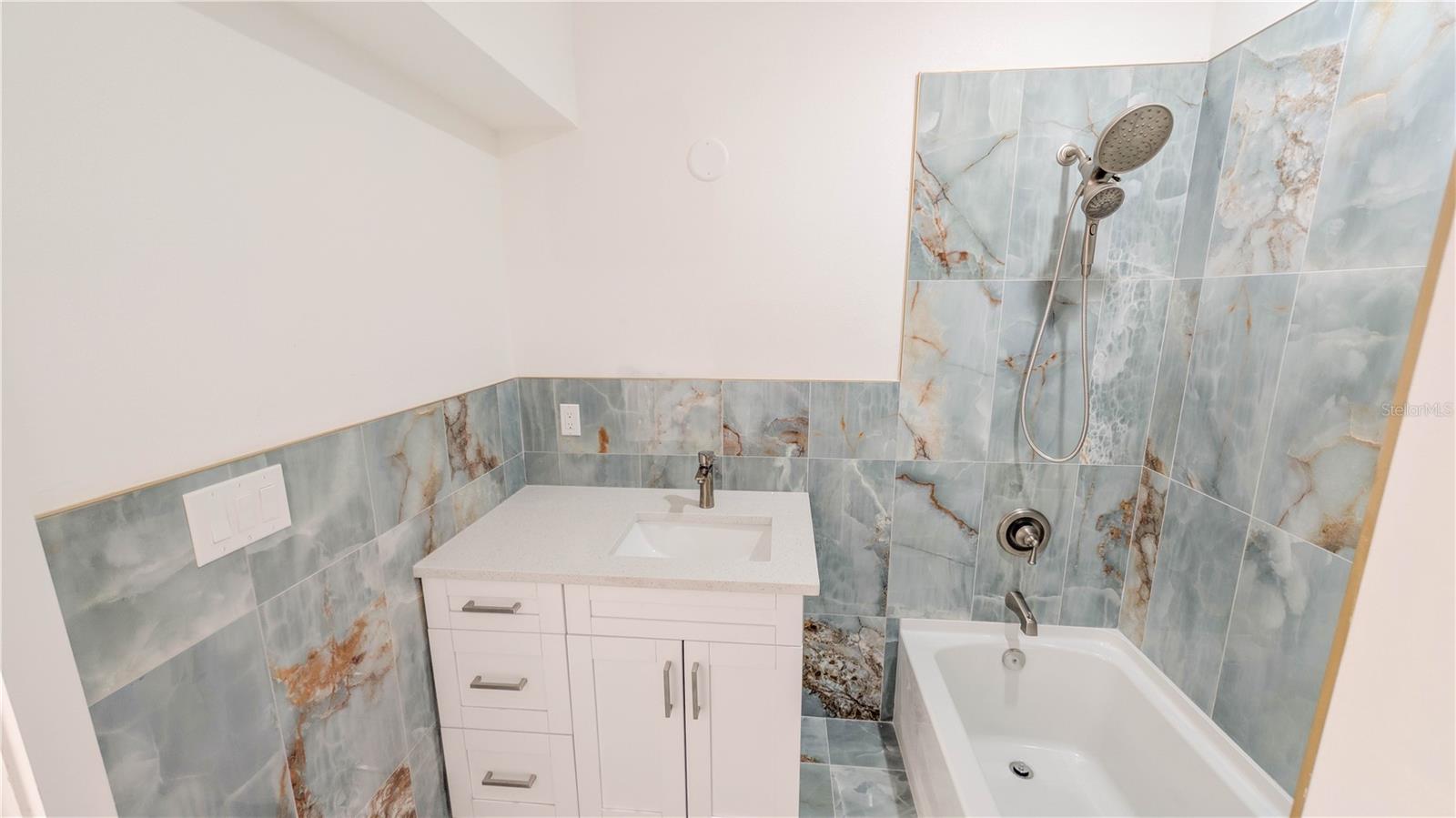 Image 11 of 89 For 361 Lang Court N