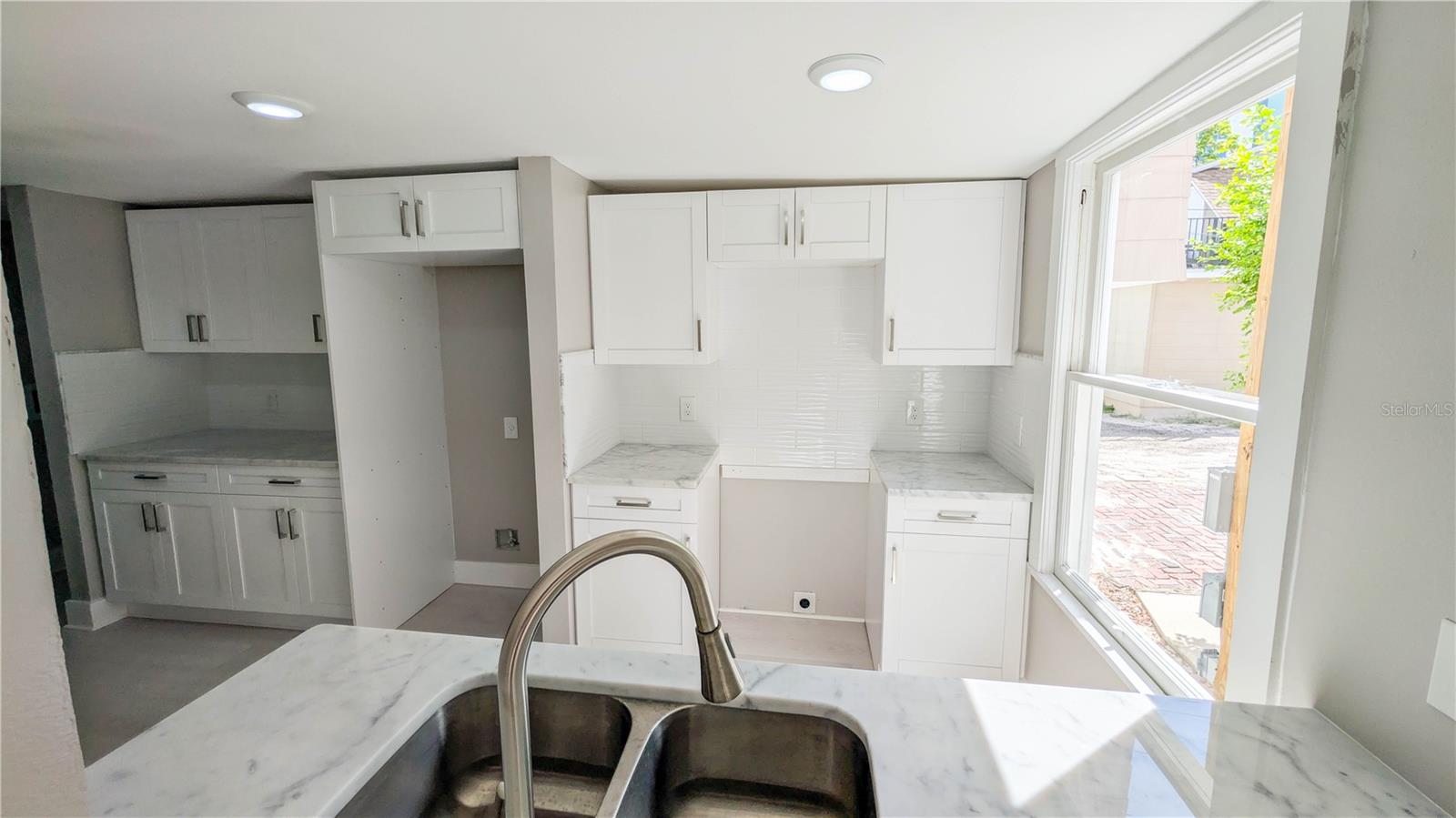 Image 14 of 89 For 361 Lang Court N