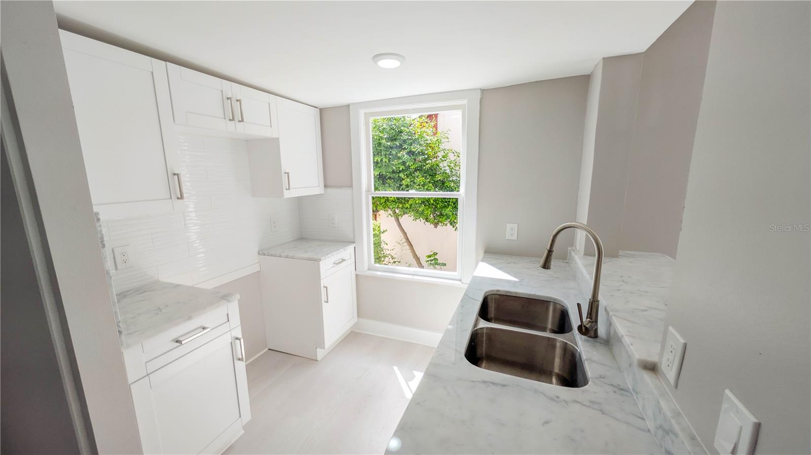 Image 15 of 89 For 361 Lang Court N