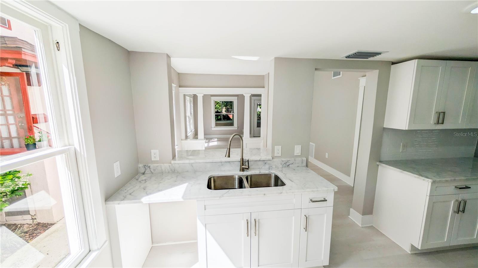 Image 16 of 89 For 361 Lang Court N