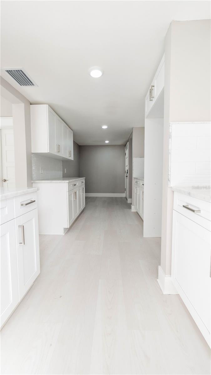 Image 17 of 89 For 361 Lang Court N