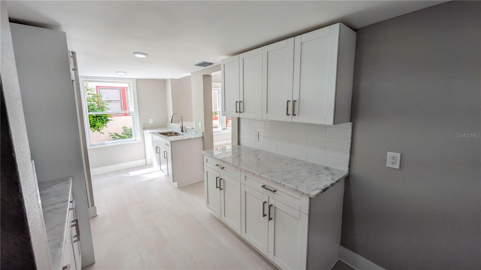 Image 22 of 89 For 361 Lang Court N