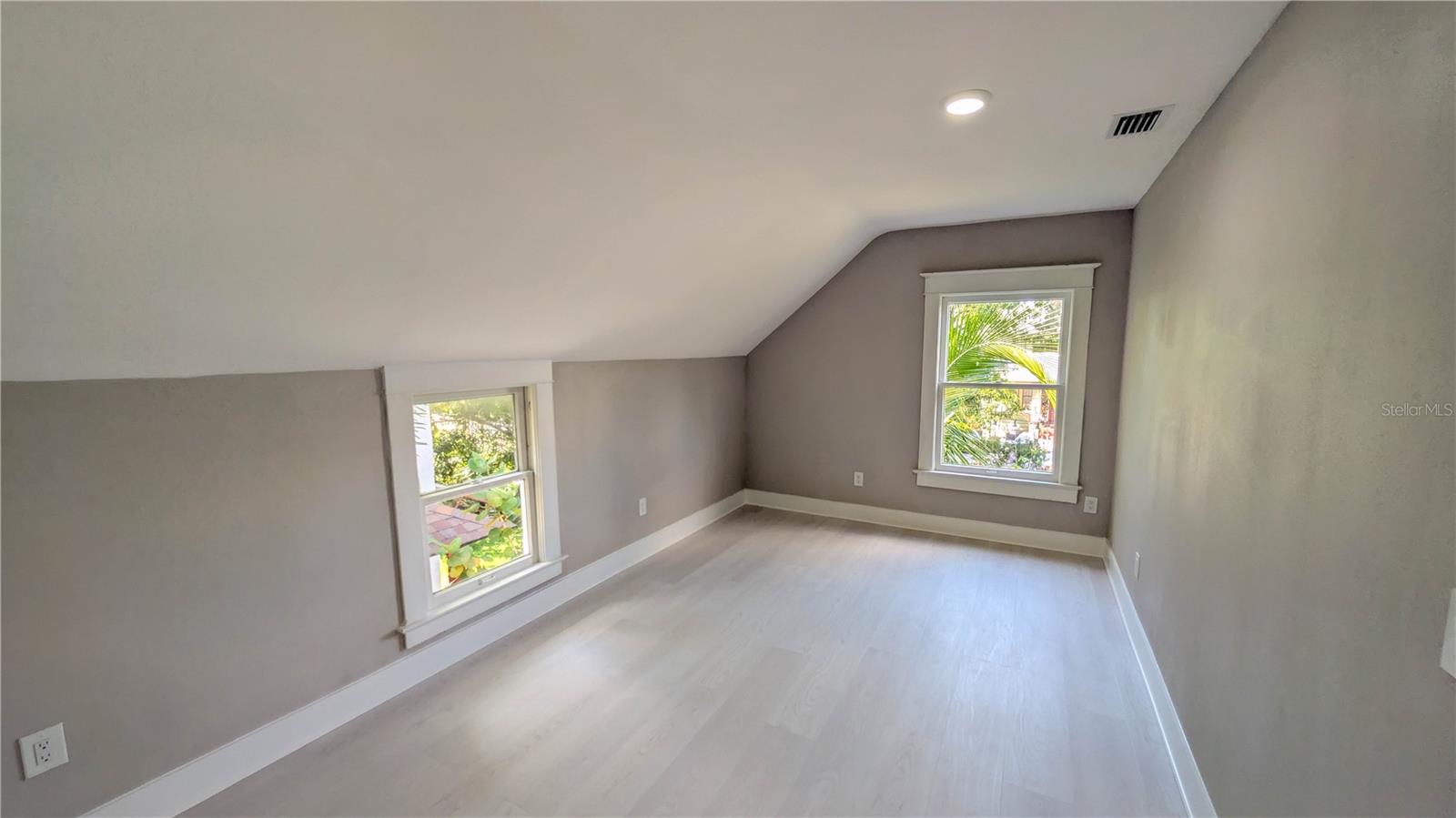 Image 37 of 89 For 361 Lang Court N