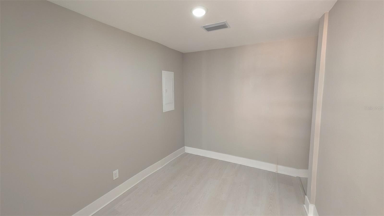 Image 49 of 89 For 361 Lang Court N