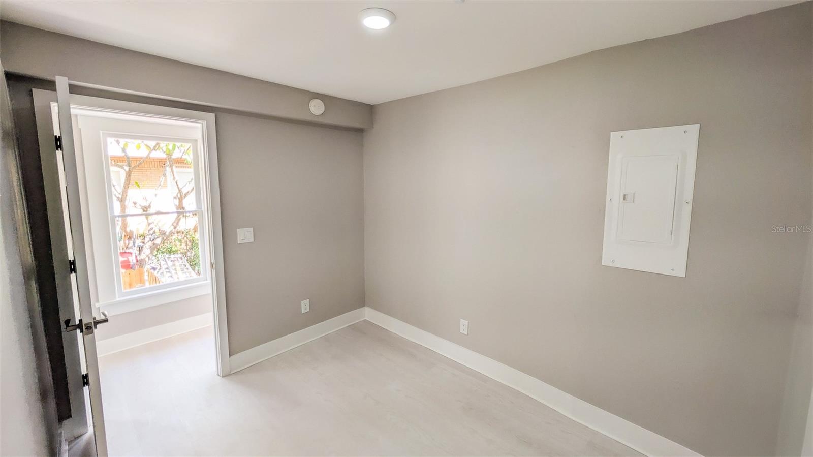 Image 50 of 89 For 361 Lang Court N