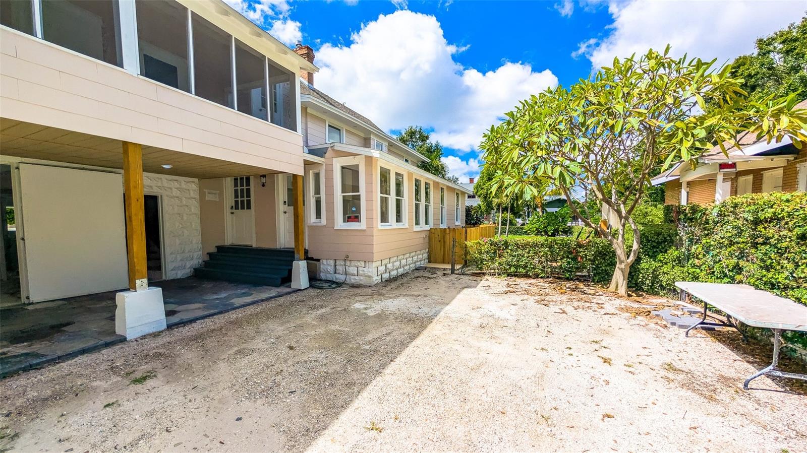 Image 60 of 89 For 361 Lang Court N