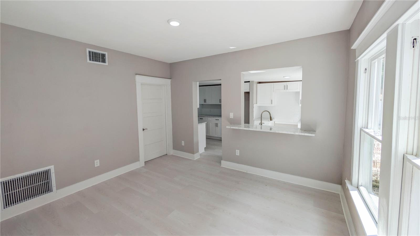 Image 8 of 89 For 361 Lang Court N