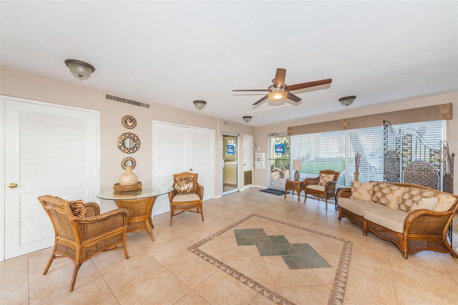 Image 2 of 44 For 4525 Cove Circle 705