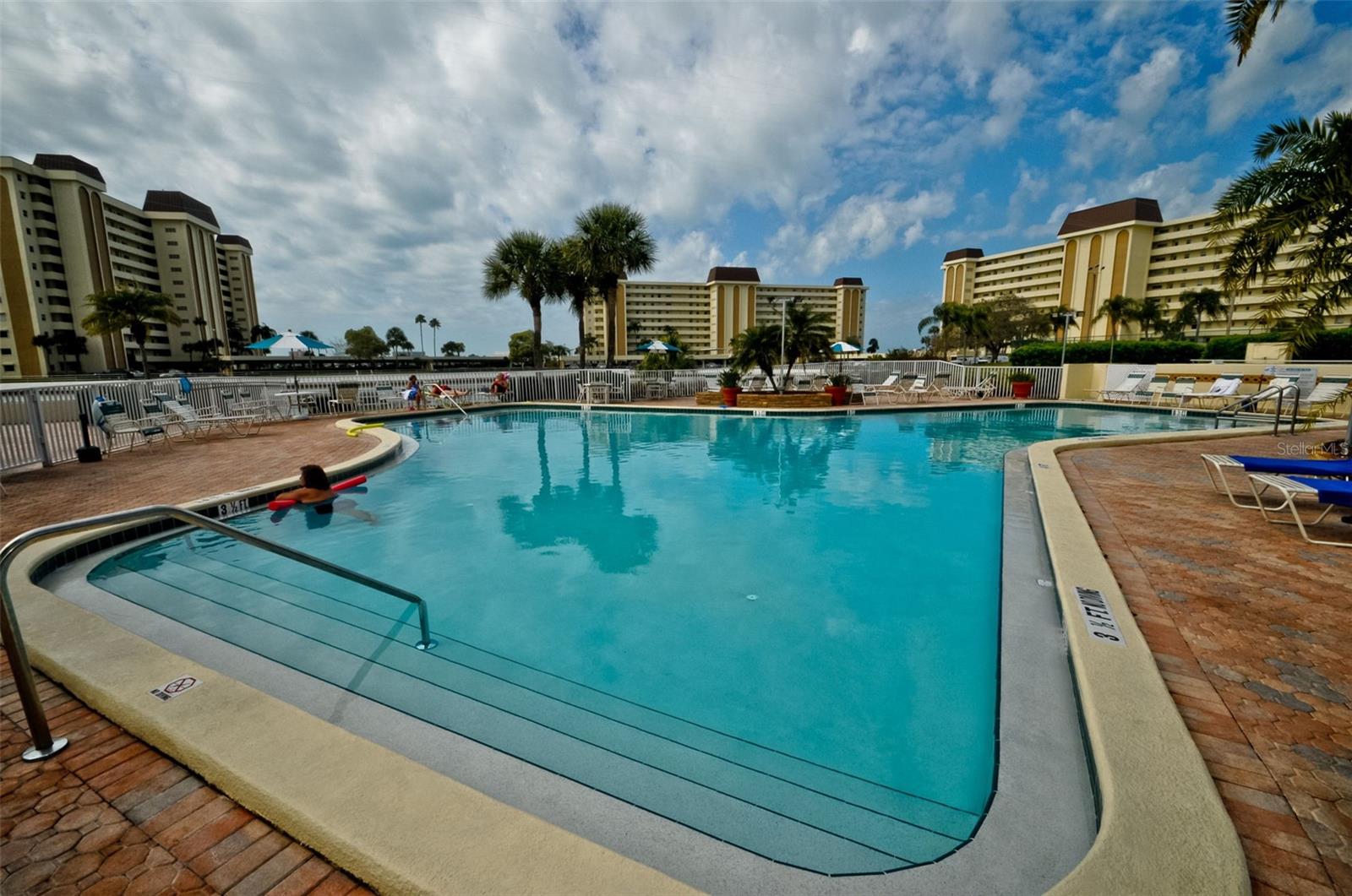Image 33 of 44 For 4525 Cove Circle 705