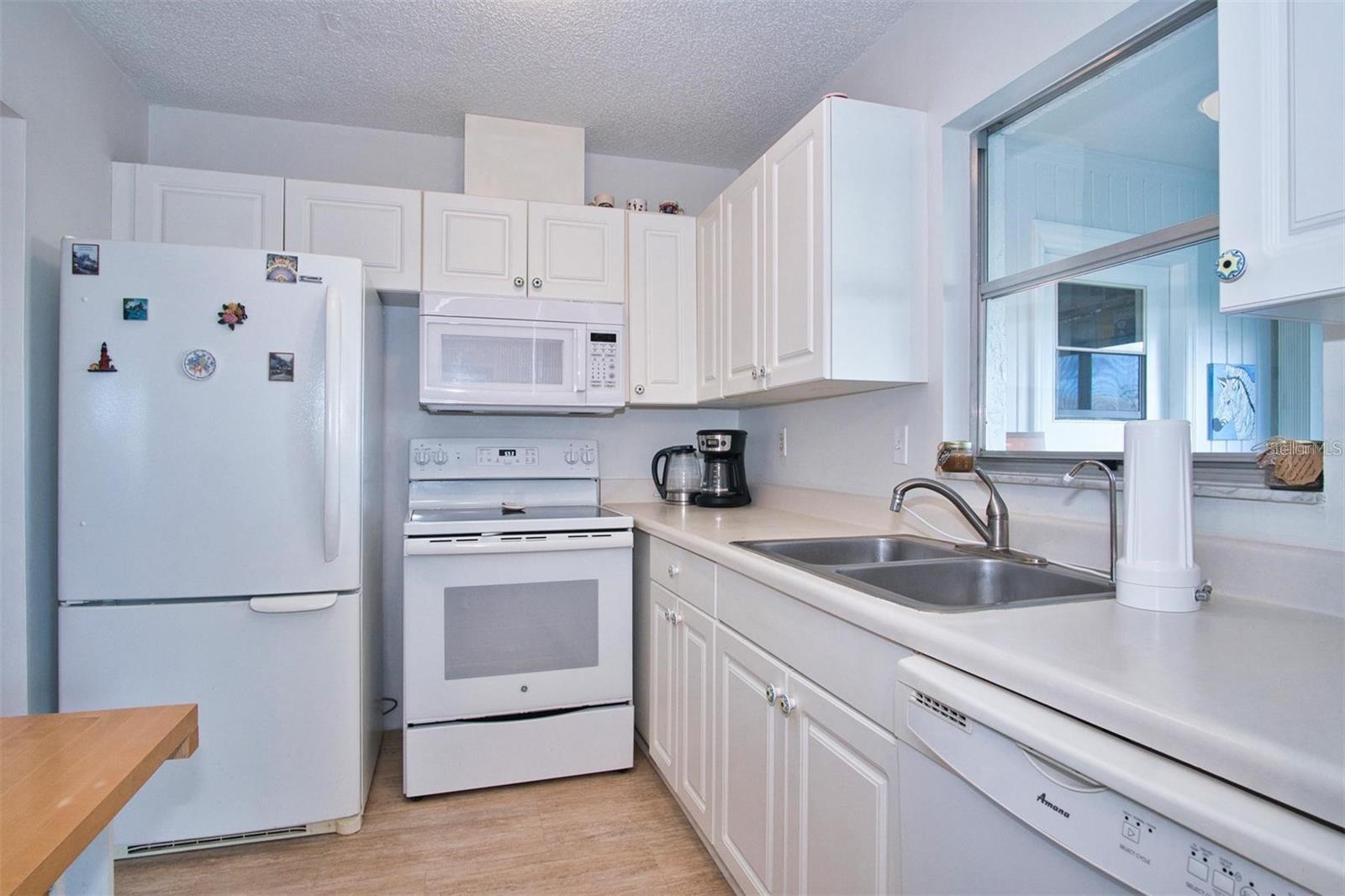 Image 2 of 30 For 1906 Canterbury Lane 32