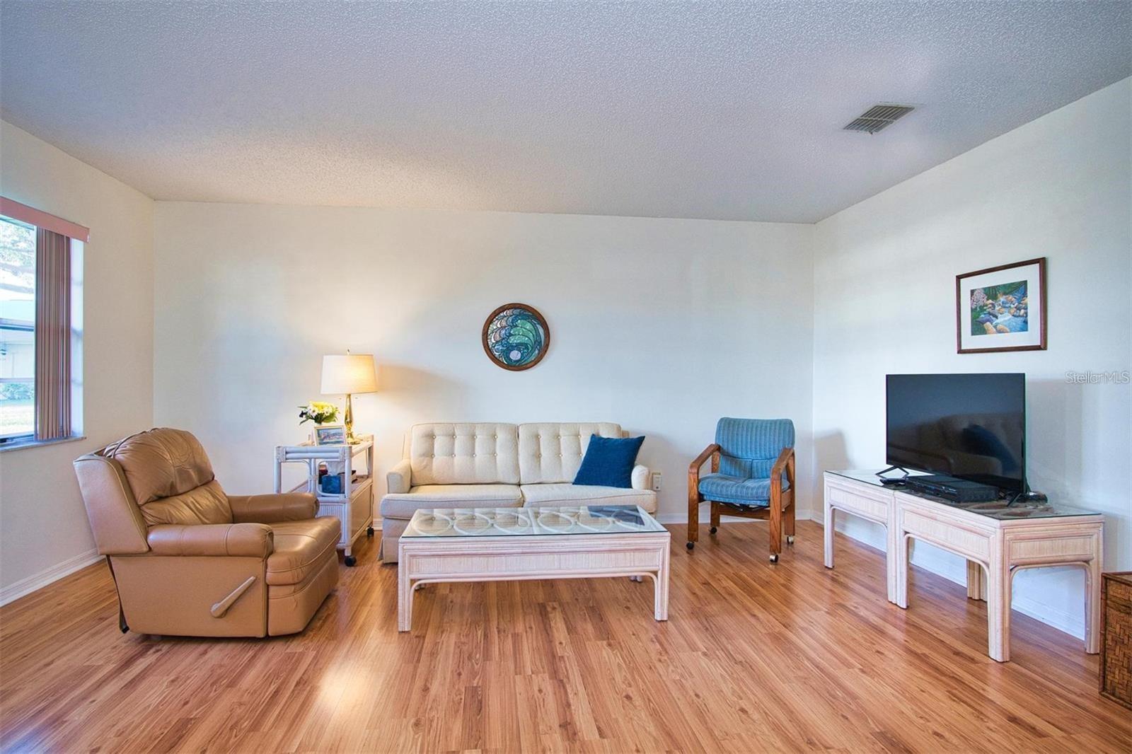 Image 3 of 30 For 1906 Canterbury Lane 32