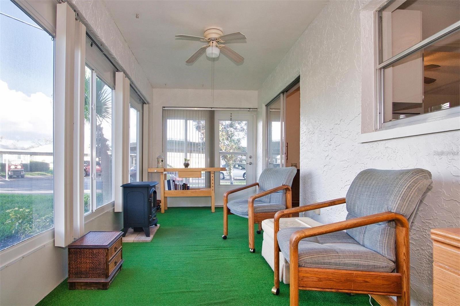 Image 4 of 30 For 1906 Canterbury Lane 32