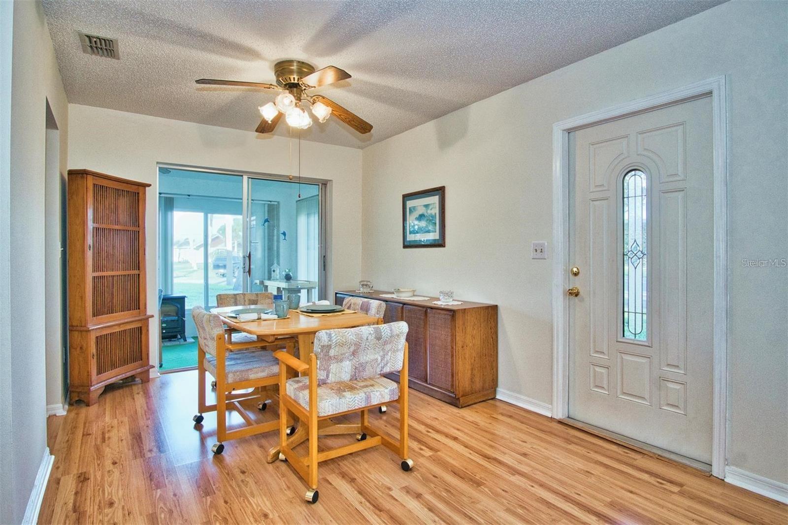 Image 5 of 30 For 1906 Canterbury Lane 32