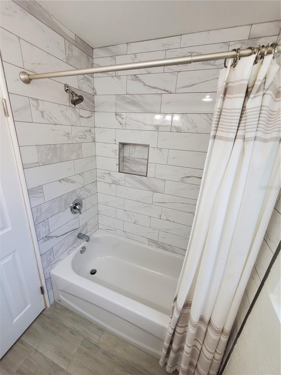 Image 11 of 29 For 2432 Auburn Street S