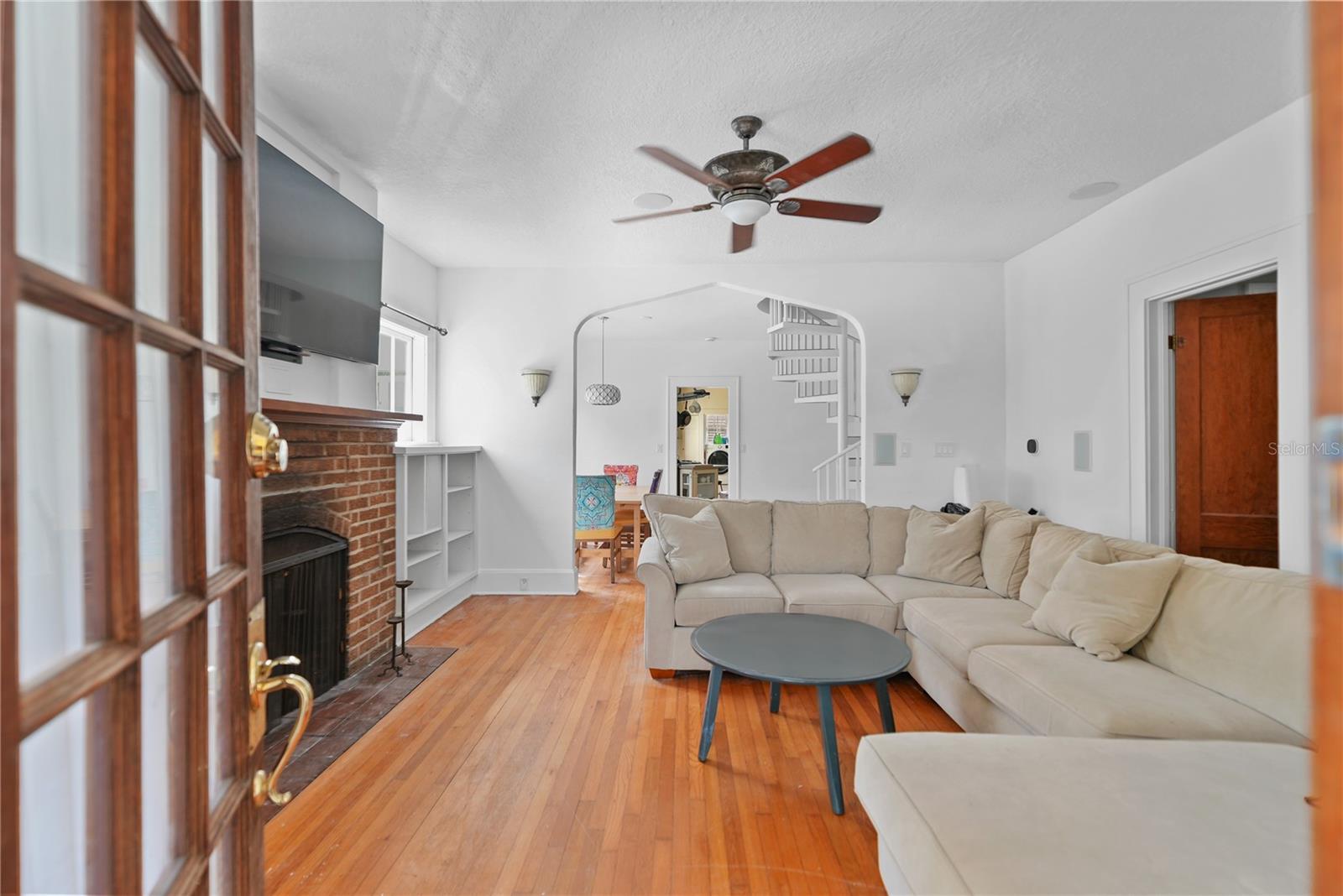 Image 17 of 51 For 714 Woodward Street