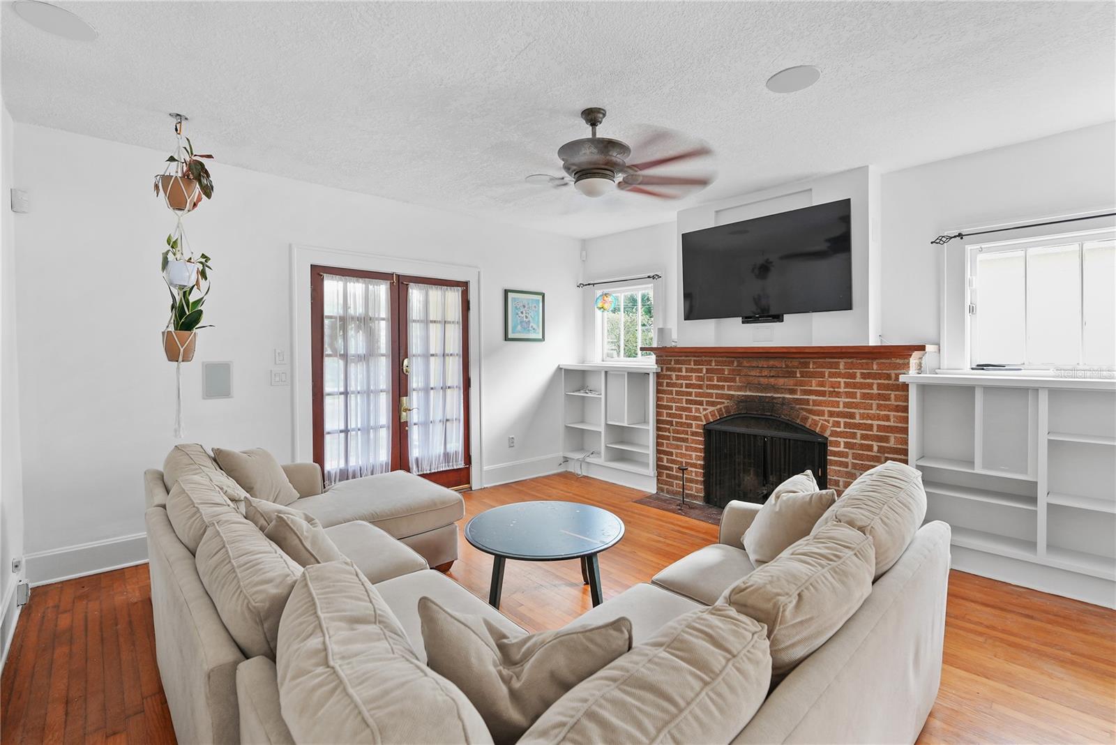 Image 19 of 51 For 714 Woodward Street