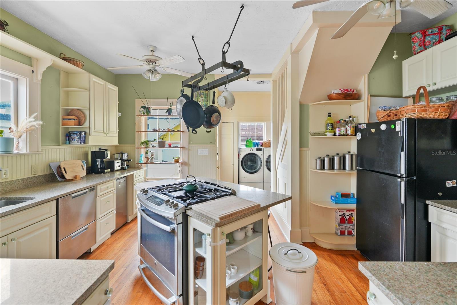 Image 22 of 51 For 714 Woodward Street