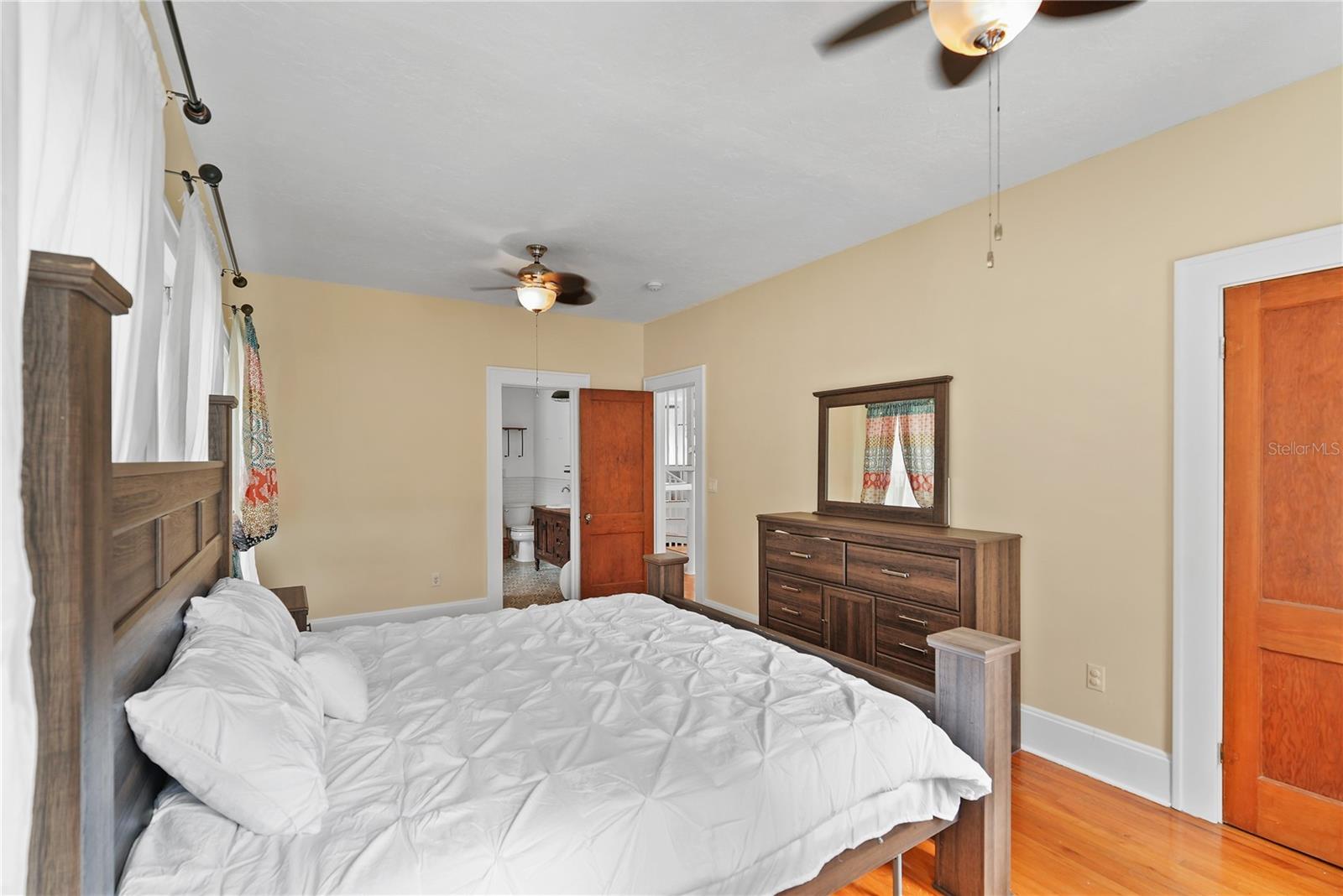 Image 7 of 51 For 714 Woodward Street