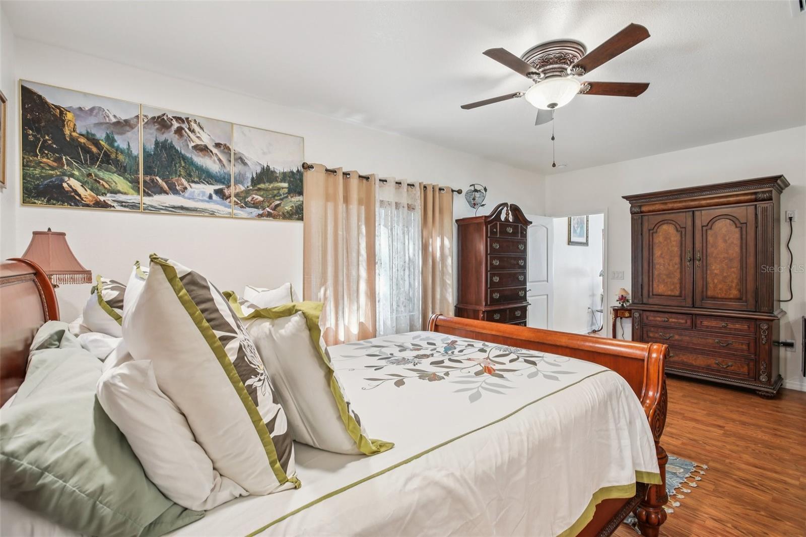 Image 24 of 32 For 4527 Haines Road N