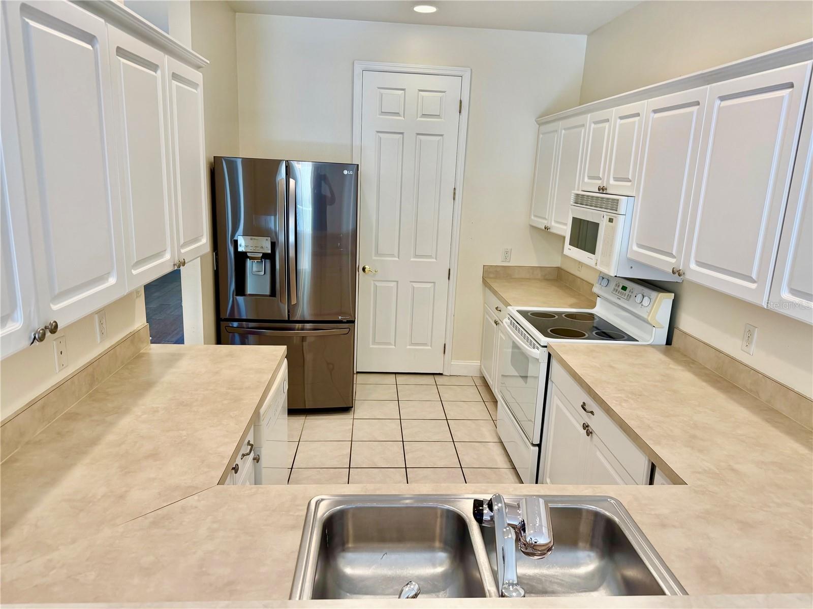 Image 3 of 17 For 6825 Kissimmee Street