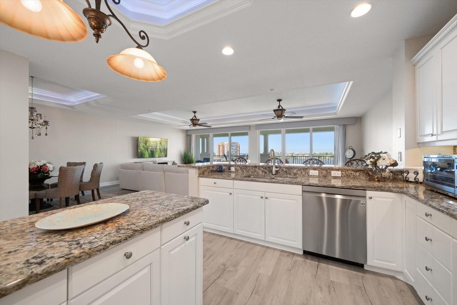 Image 16 of 40 For 17745 Gulf Boulevard 702