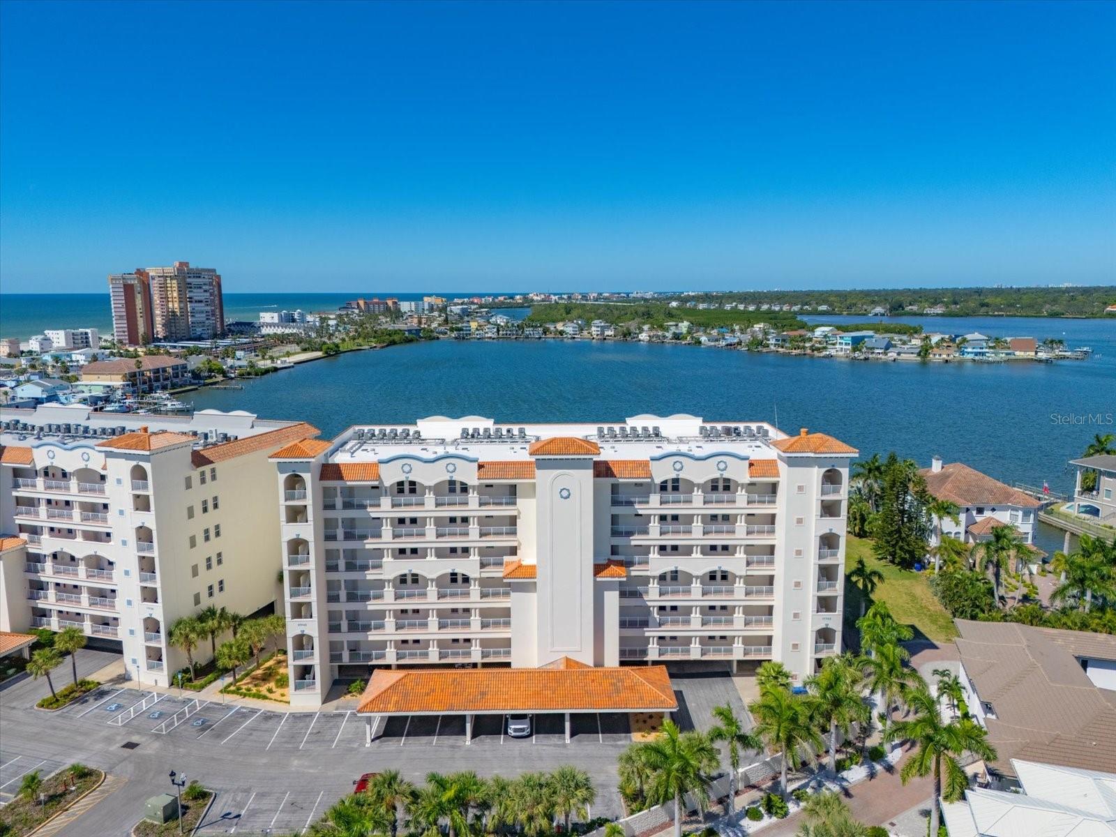 Image 2 of 40 For 17745 Gulf Boulevard 702
