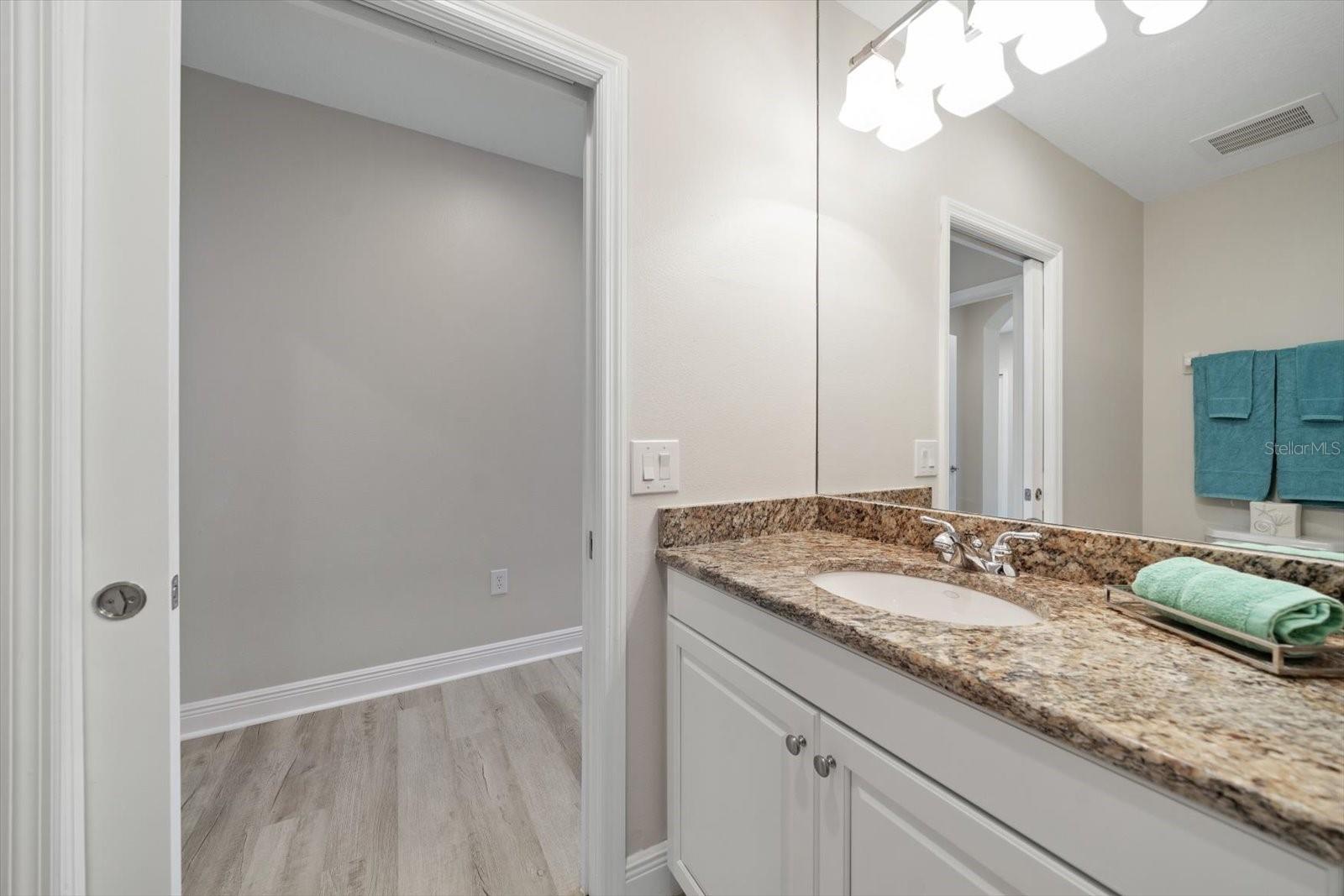 Image 21 of 40 For 17745 Gulf Boulevard 702
