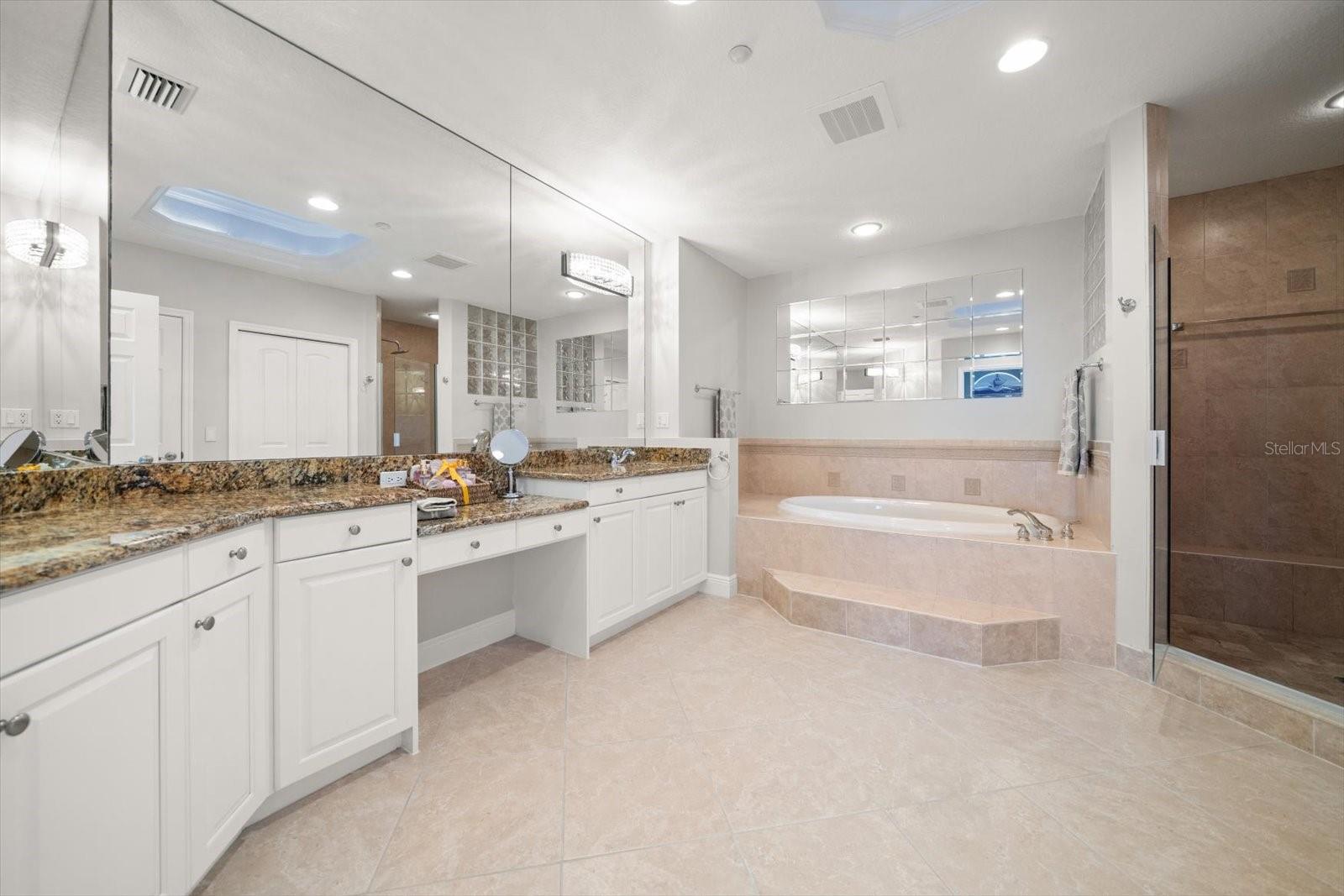 Image 25 of 40 For 17745 Gulf Boulevard 702