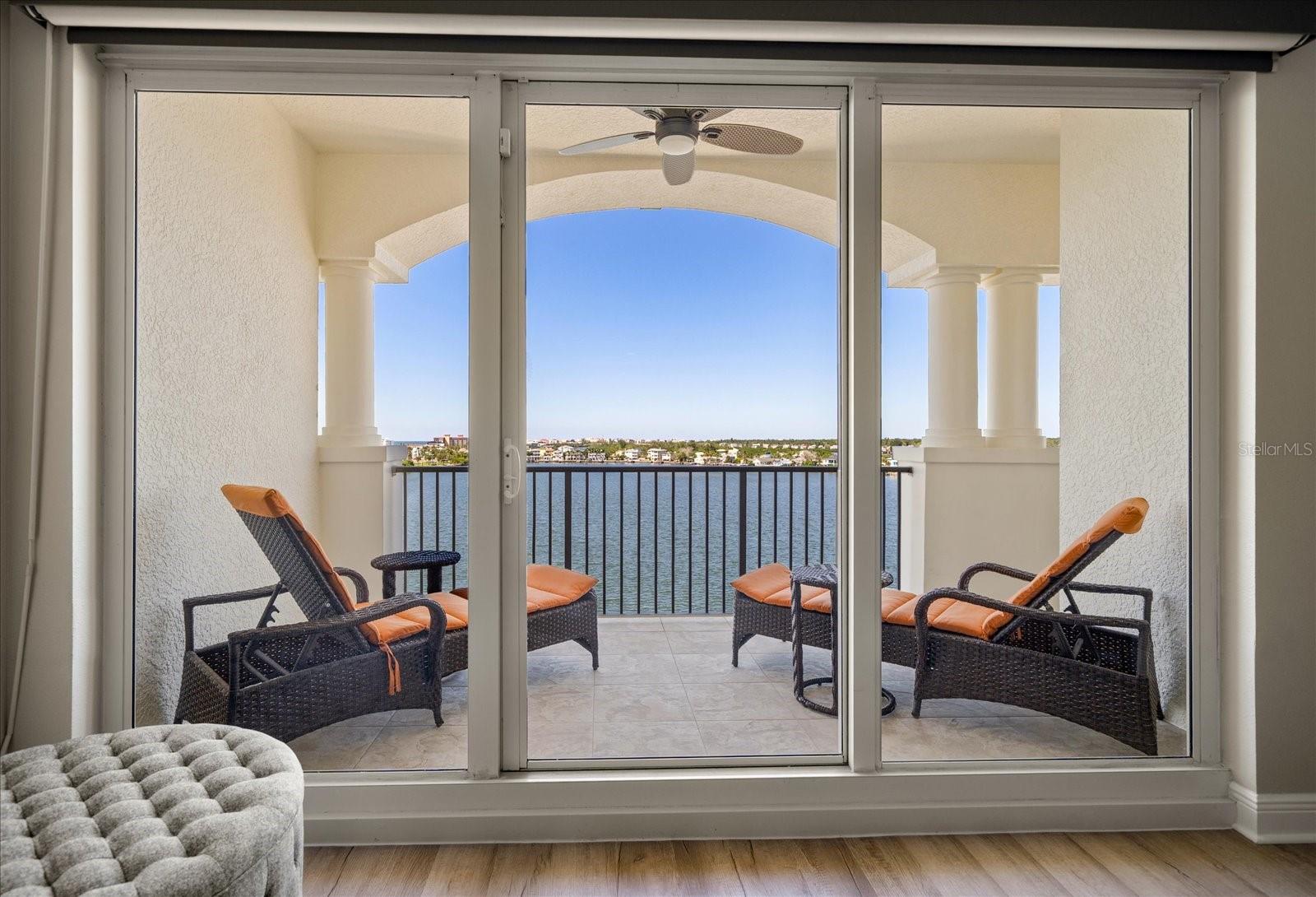 Image 26 of 40 For 17745 Gulf Boulevard 702