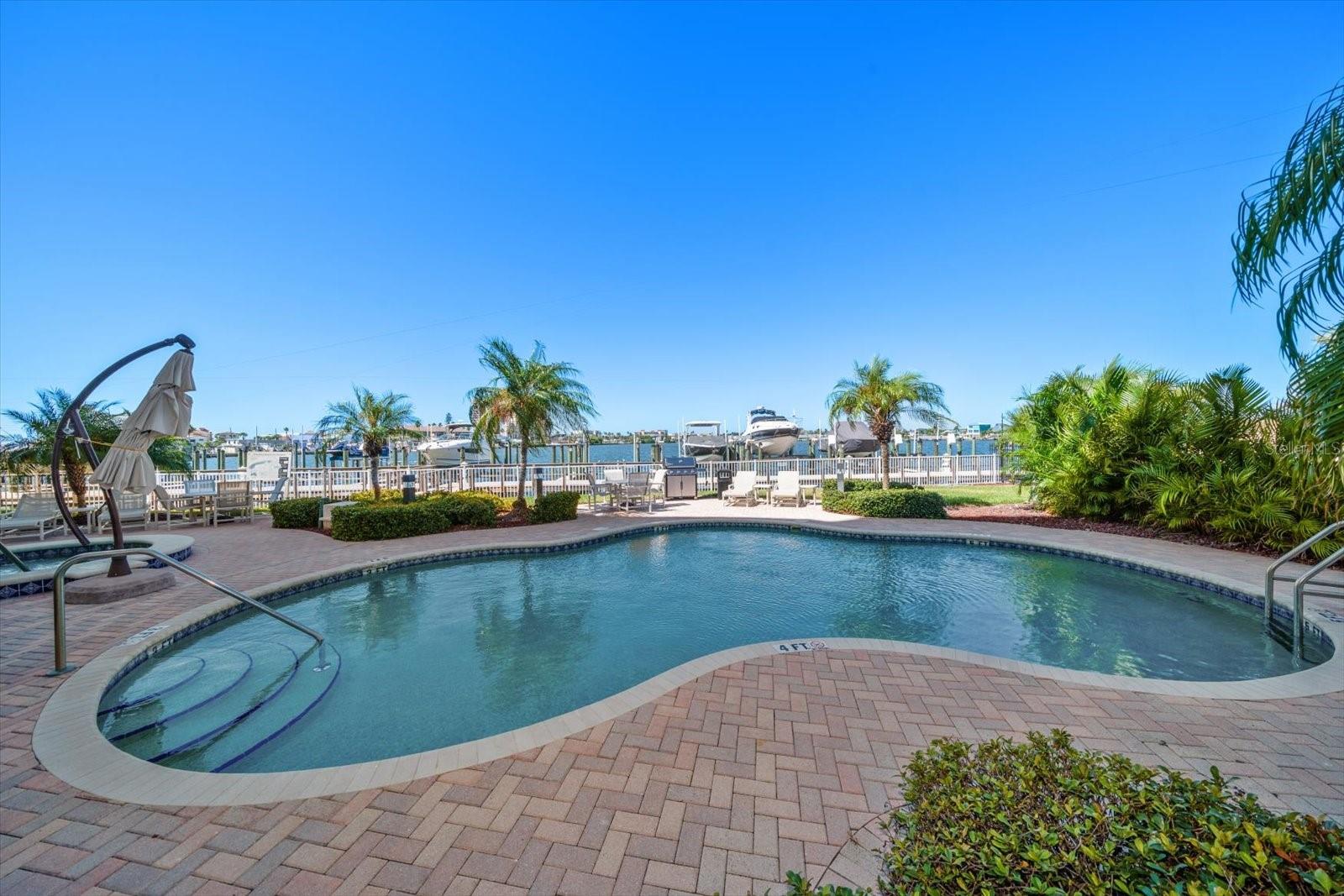 Image 36 of 40 For 17745 Gulf Boulevard 702