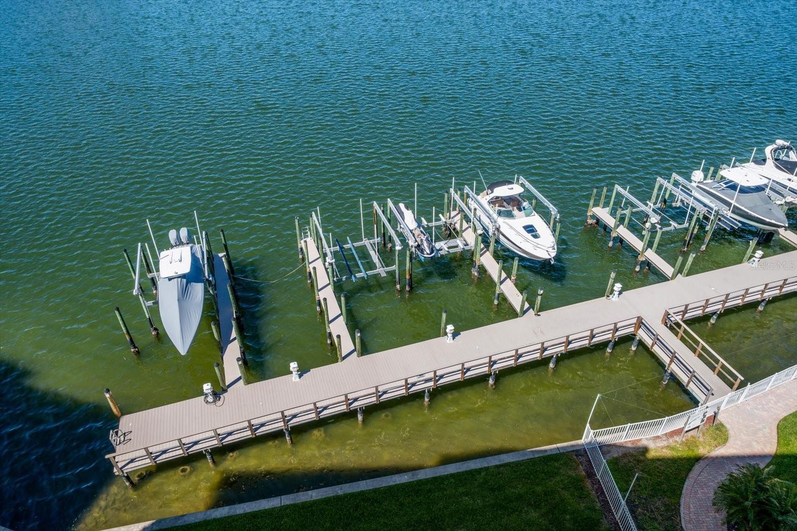 Image 4 of 40 For 17745 Gulf Boulevard 702