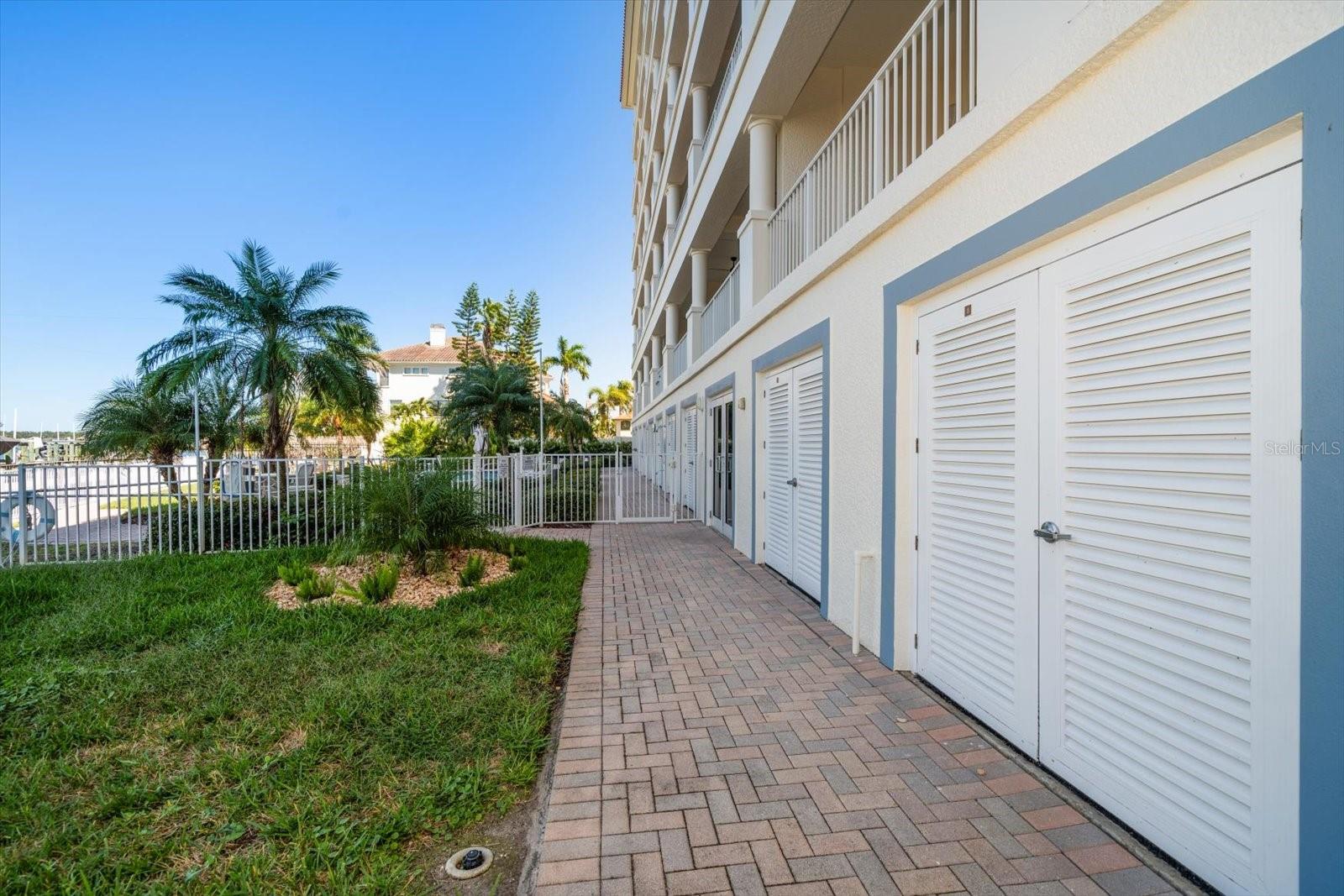 Image 5 of 40 For 17745 Gulf Boulevard 702