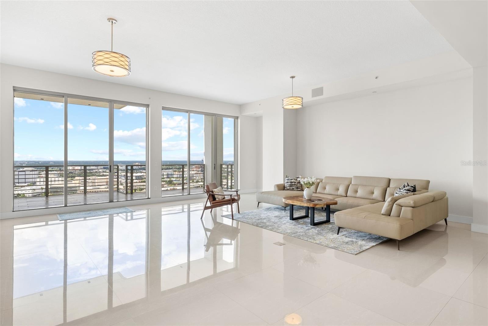 Listing photo id 11 for 449 12th Street 2801