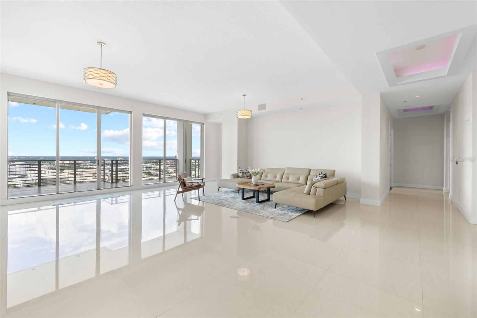 Listing photo id 12 for 449 12th Street 2801