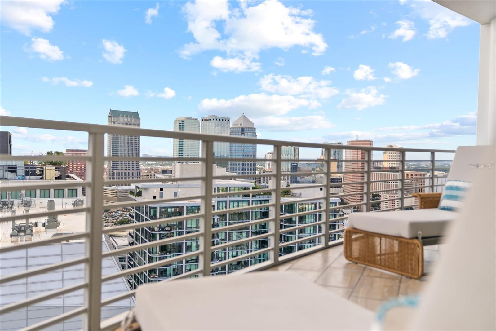Listing photo id 24 for 449 12th Street 2801
