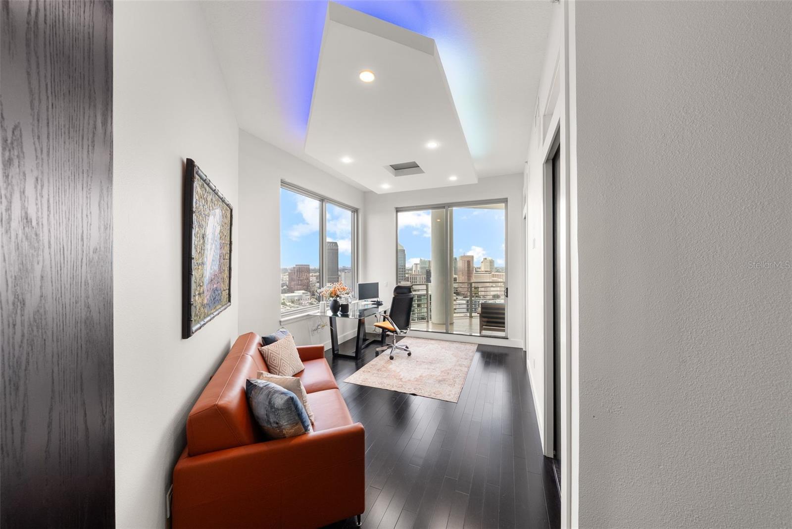 Listing photo id 25 for 449 12th Street 2801