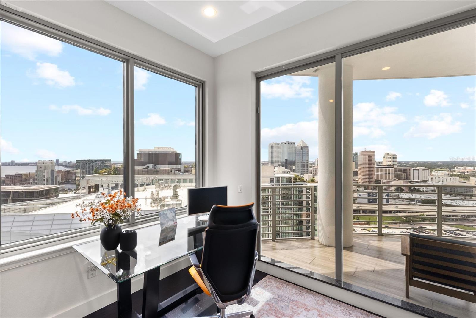 Listing photo id 26 for 449 12th Street 2801