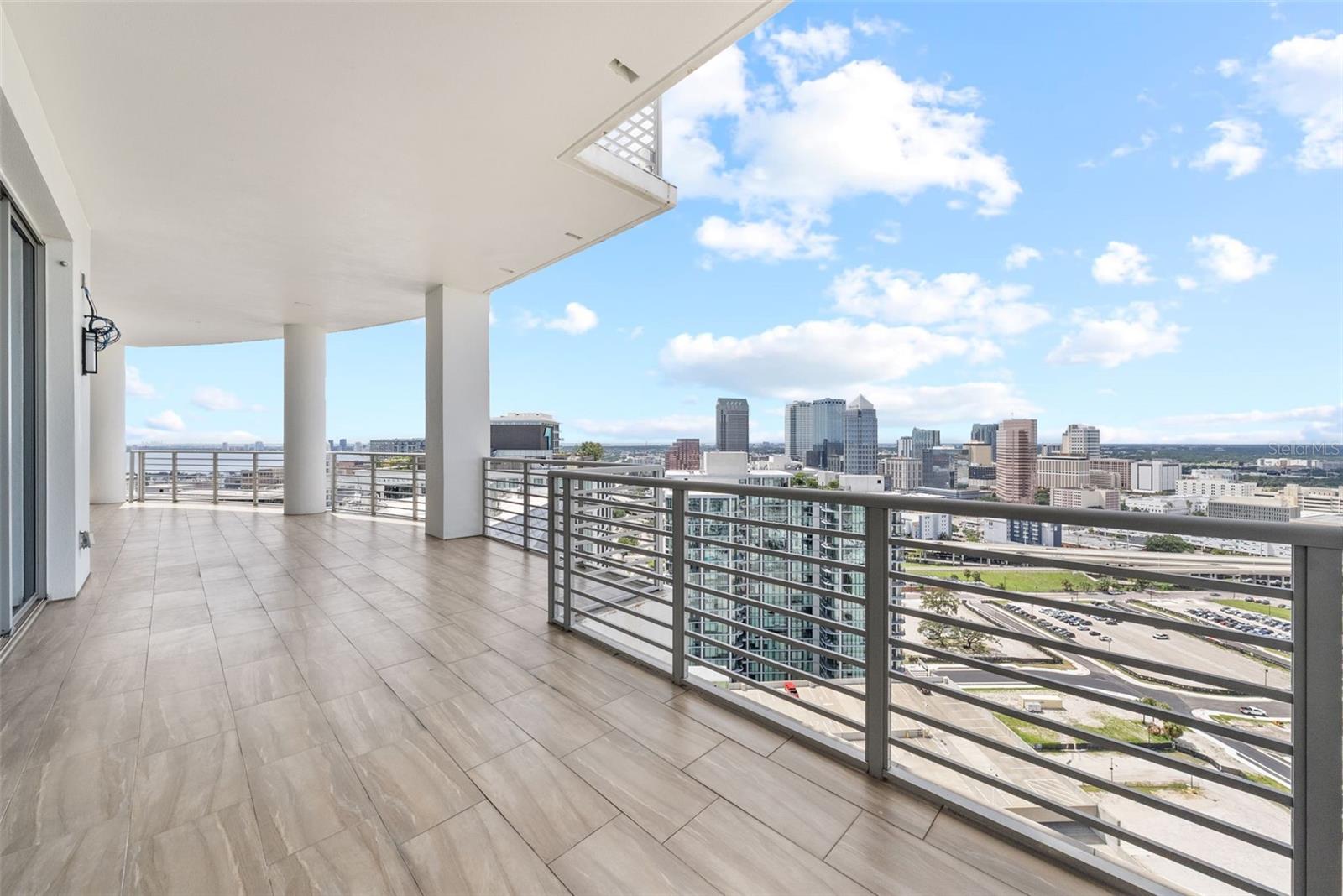 Listing photo id 28 for 449 12th Street 2801