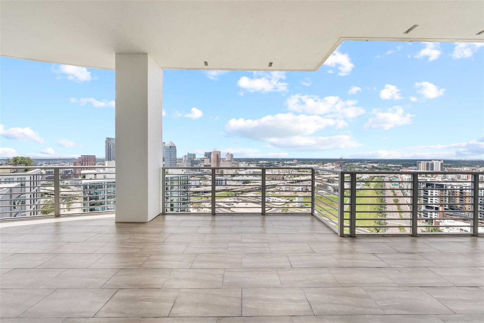 Listing photo id 29 for 449 12th Street 2801