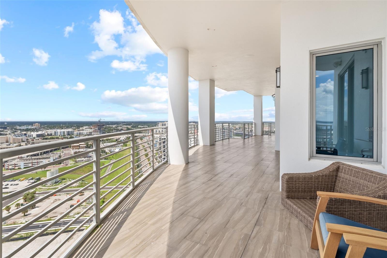 Listing photo id 32 for 449 12th Street 2801