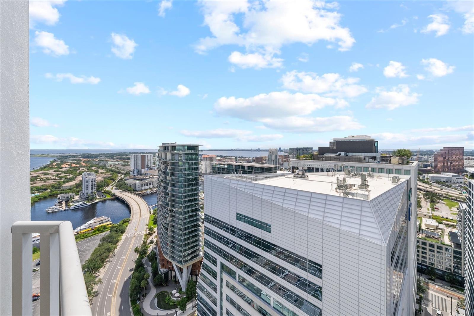 Listing photo id 33 for 449 12th Street 2801