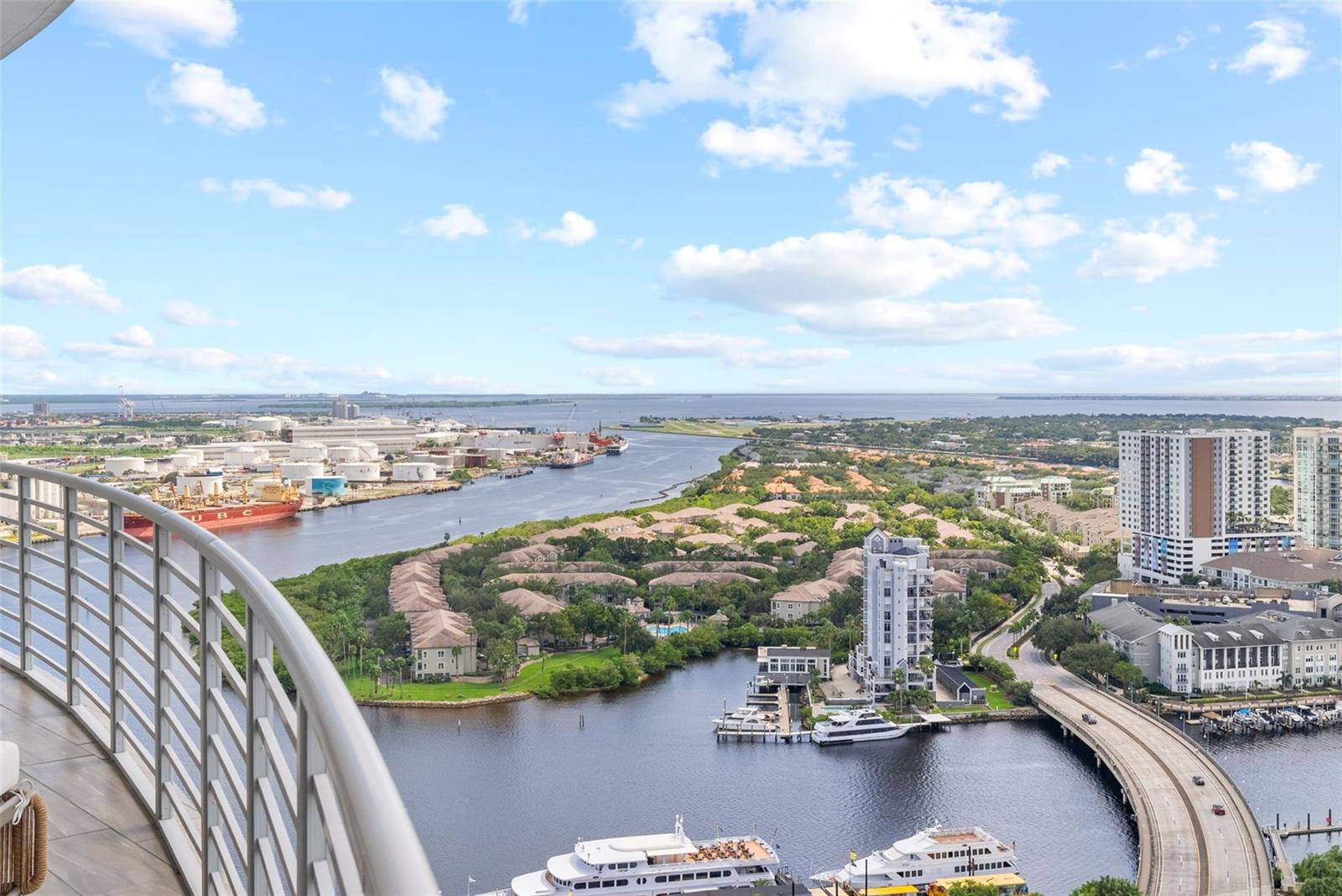Listing photo id 37 for 449 12th Street 2801