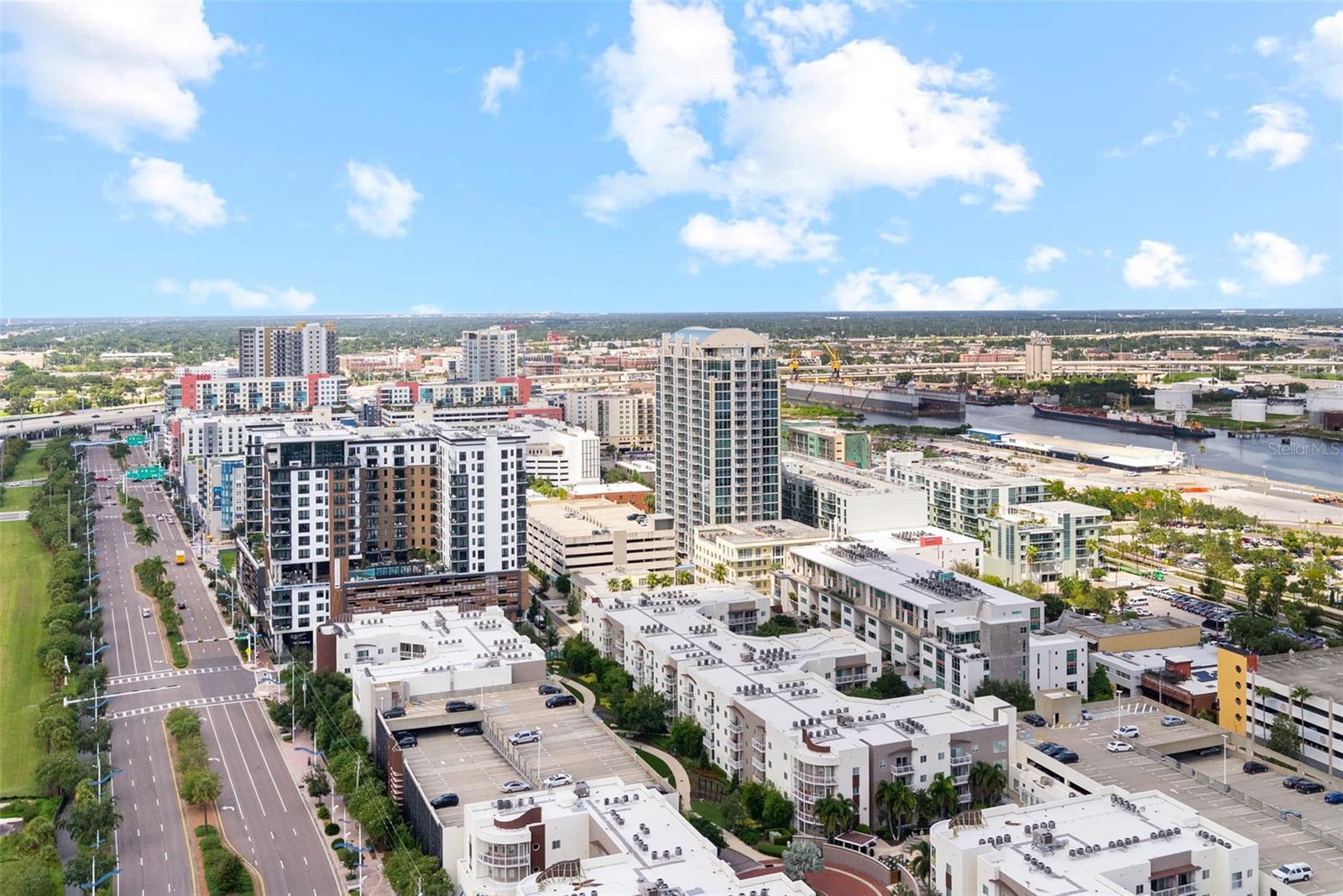 Listing photo id 41 for 449 12th Street 2801