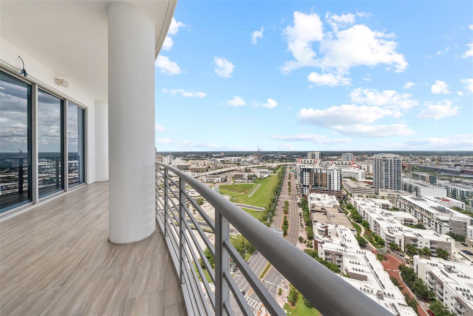 Listing photo id 44 for 449 12th Street 2801