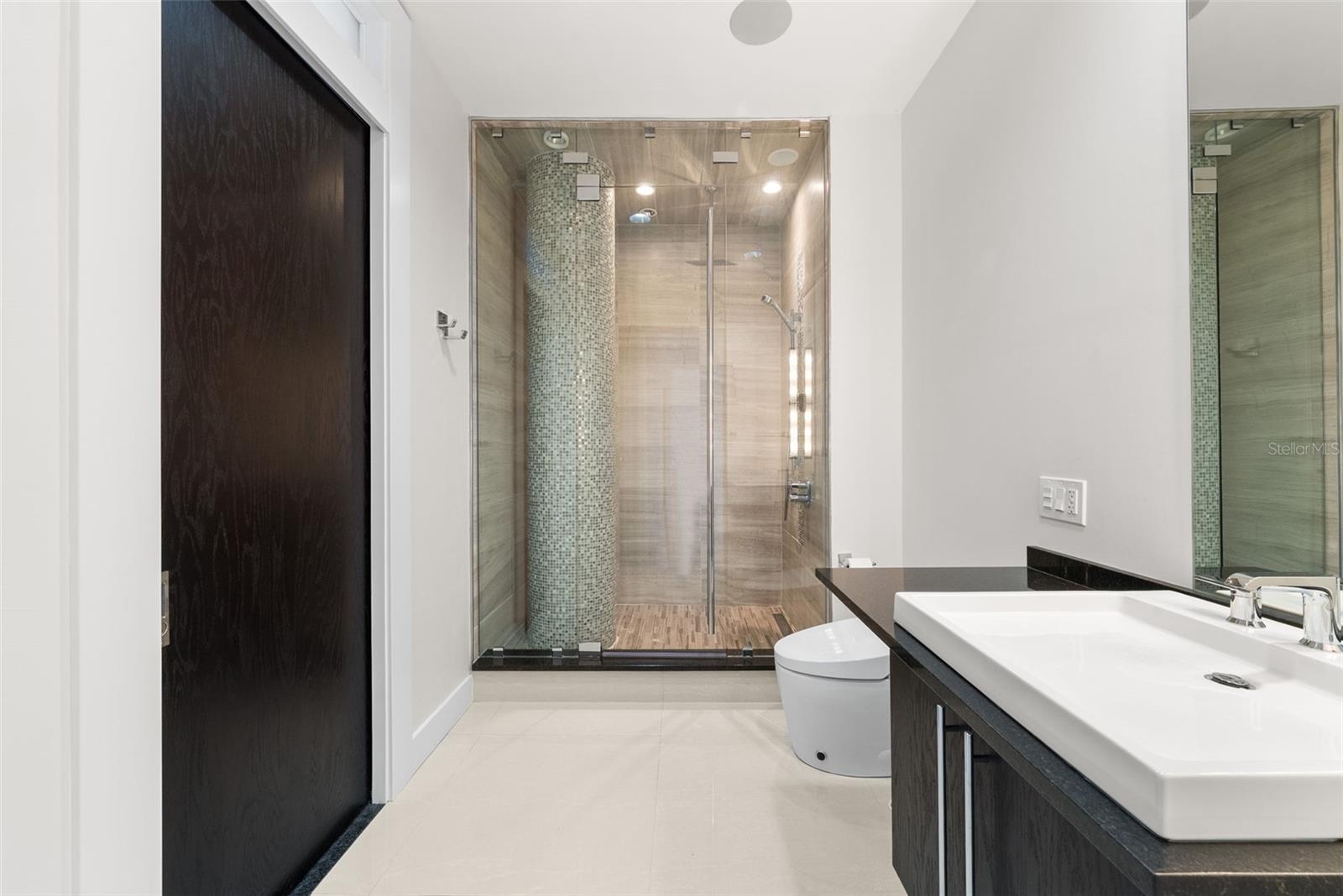 Listing photo id 47 for 449 12th Street 2801