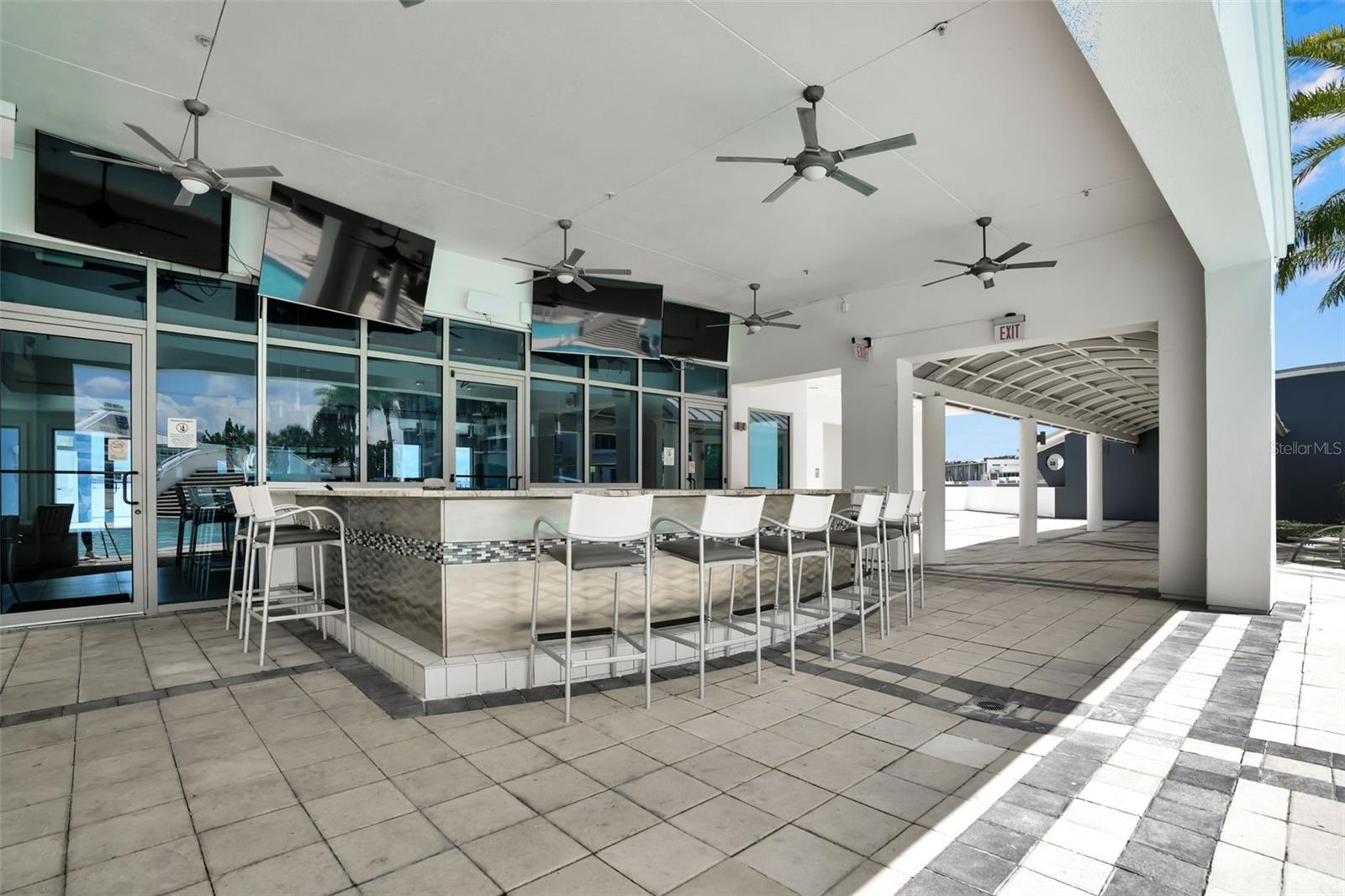 Listing photo id 3 for 449 12th Street 2801