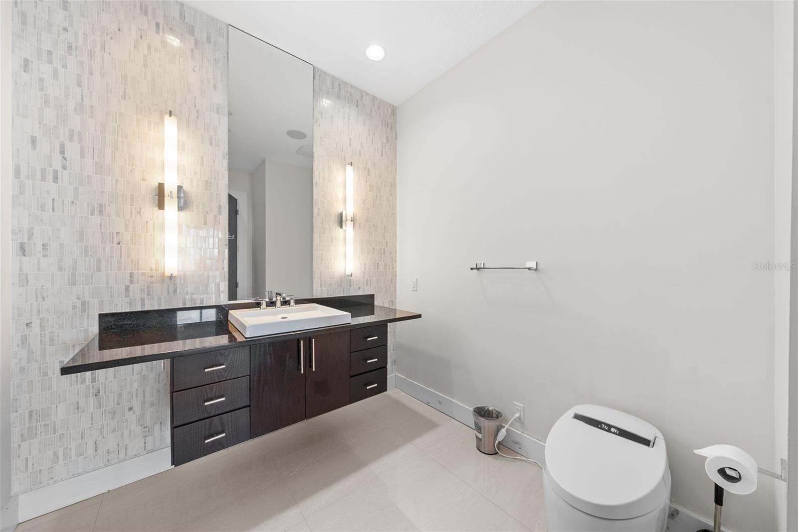 Listing photo id 48 for 449 12th Street 2801