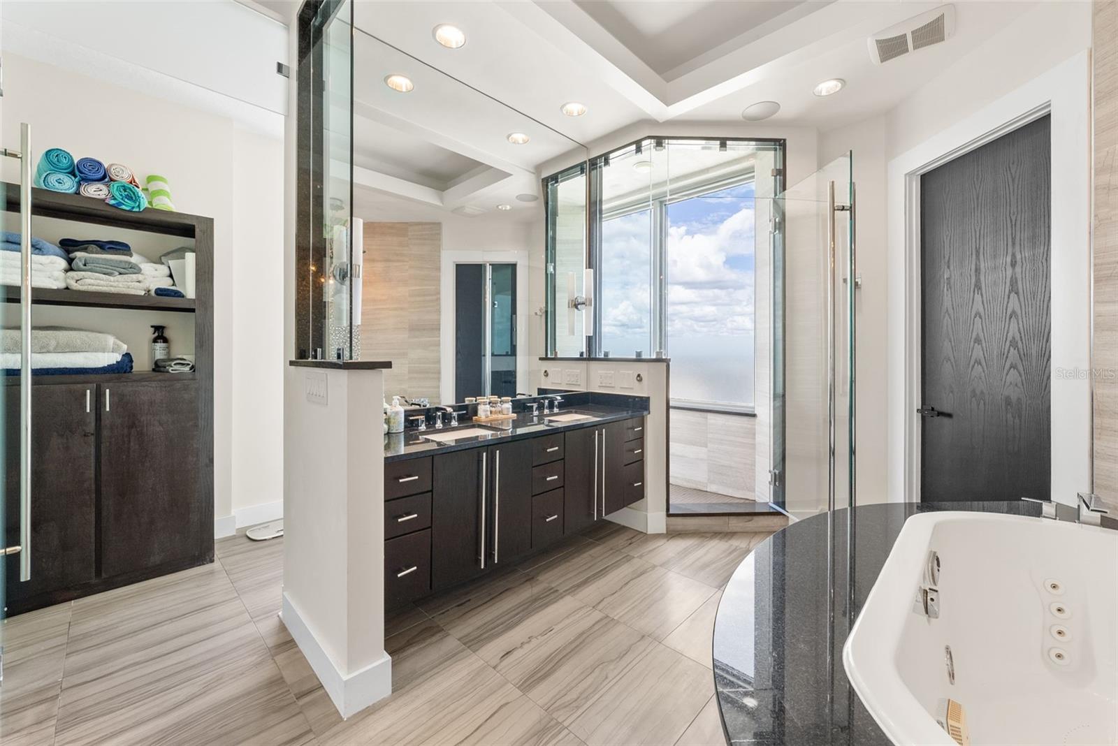 Listing photo id 55 for 449 12th Street 2801