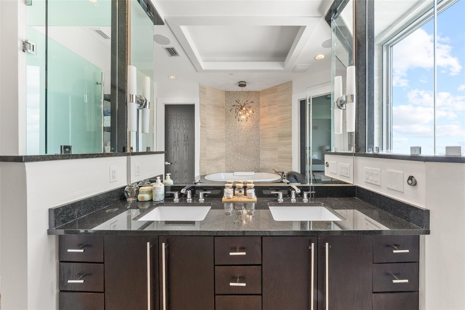 Listing photo id 57 for 449 12th Street 2801