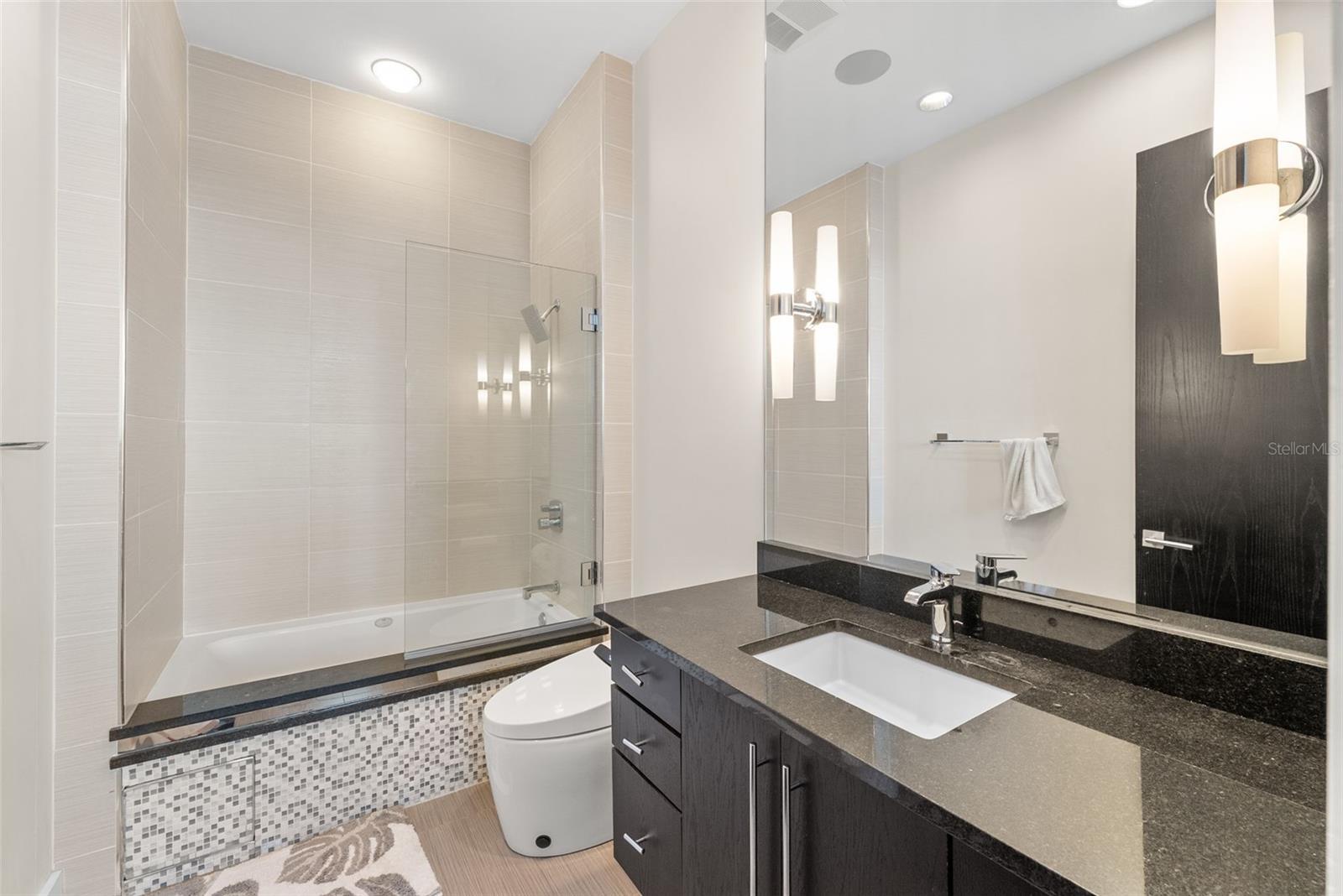 Listing photo id 64 for 449 12th Street 2801